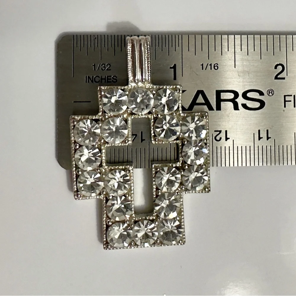 Simulated Rhinestone Pendant - Picture 2 of 4